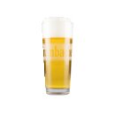 Pils im hohen, schlanken Glas mit umlaufenden 'Krombacher' Schriftzug.
