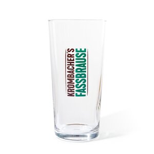 Klares Trinkglas mit aufgedrucktem Krombacher's Fassbrause Logo in braun und grün.