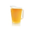 Satinierter Glas-Pitcher mit Krombacher-Logo und Gravur 'Eine Perle der Natur'.