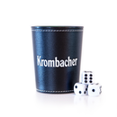 Schwarzer Würfelbecher mit weißer Naht und Aufschrift 'Krombacher'.